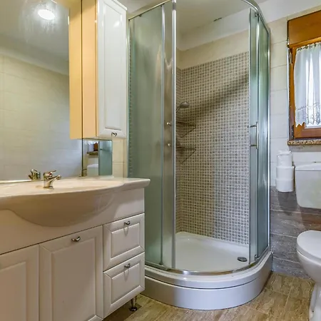 Holiday home 1 Bedroom Amazing In Skatari Pula