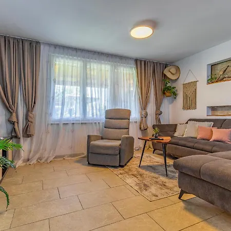 1 Bedroom Amazing In Skatari Holiday home