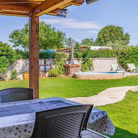 1 Bedroom Amazing In Skatari * Pula